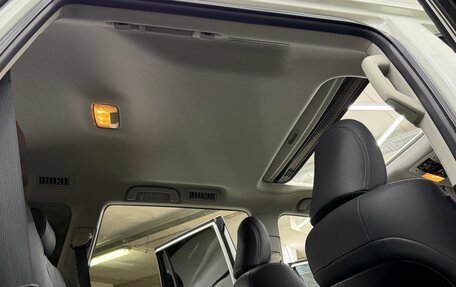 Toyota Land Cruiser Prado 150 рестайлинг 2, 2018 год, 6 100 000 рублей, 32 фотография