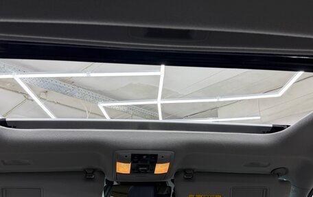 Toyota Land Cruiser Prado 150 рестайлинг 2, 2018 год, 6 100 000 рублей, 28 фотография