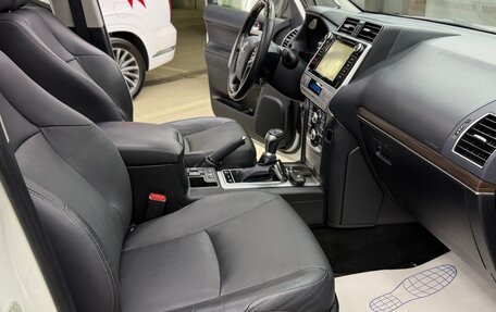 Toyota Land Cruiser Prado 150 рестайлинг 2, 2018 год, 6 100 000 рублей, 33 фотография