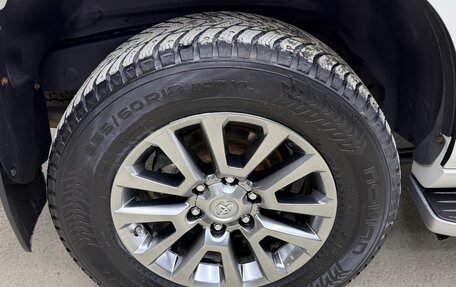 Toyota Land Cruiser Prado 150 рестайлинг 2, 2018 год, 6 100 000 рублей, 37 фотография