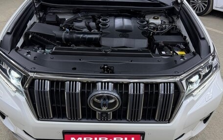 Toyota Land Cruiser Prado 150 рестайлинг 2, 2018 год, 6 100 000 рублей, 38 фотография