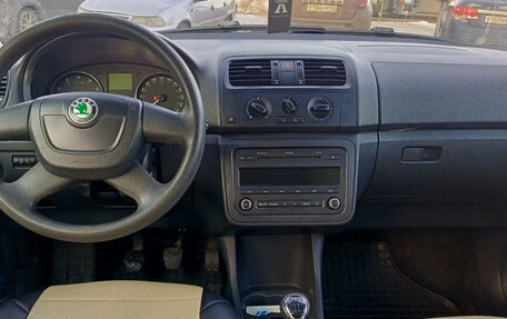 Skoda Fabia II, 2011 год, 390 000 рублей, 4 фотография