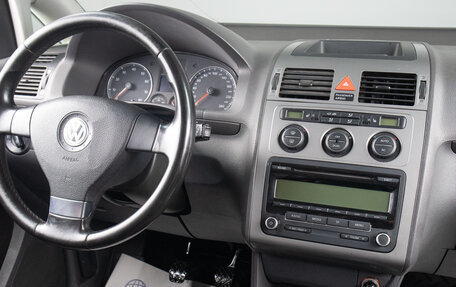 Volkswagen Touran III, 2010 год, 899 000 рублей, 8 фотография