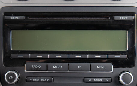 Volkswagen Touran III, 2010 год, 899 000 рублей, 11 фотография