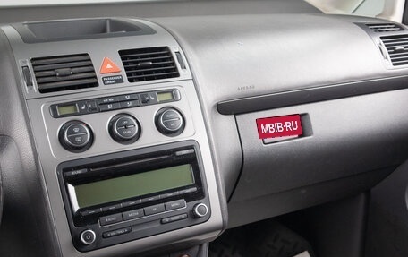 Volkswagen Touran III, 2010 год, 899 000 рублей, 9 фотография