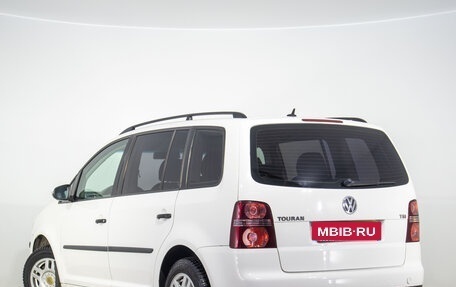 Volkswagen Touran III, 2010 год, 899 000 рублей, 6 фотография