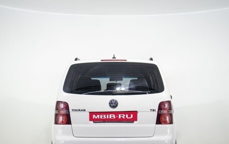 Volkswagen Touran III, 2010 год, 899 000 рублей, 5 фотография