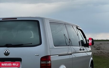 Volkswagen Caravelle T5, 2008 год, 1 499 999 рублей, 10 фотография