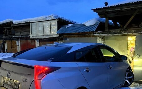 Toyota Prius IV XW50, 2016 год, 1 450 000 рублей, 3 фотография