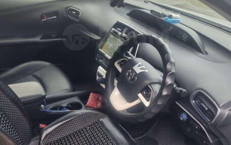 Toyota Prius IV XW50, 2016 год, 1 450 000 рублей, 4 фотография