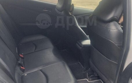 Toyota Prius IV XW50, 2016 год, 1 450 000 рублей, 6 фотография