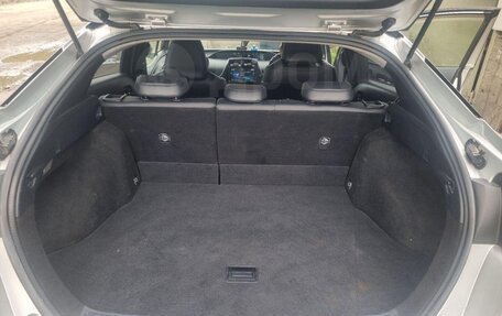 Toyota Prius IV XW50, 2016 год, 1 450 000 рублей, 7 фотография