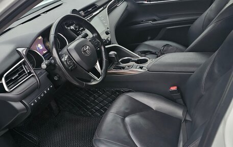 Toyota Camry, 2021 год, 3 300 000 рублей, 4 фотография