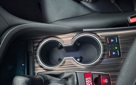 Toyota Camry, 2021 год, 3 300 000 рублей, 6 фотография