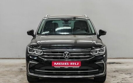 Volkswagen Tiguan II, 2020 год, 2 900 000 рублей, 2 фотография