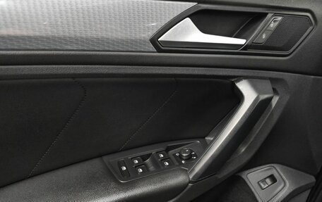 Volkswagen Tiguan II, 2020 год, 2 900 000 рублей, 15 фотография