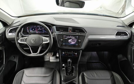 Volkswagen Tiguan II, 2020 год, 2 900 000 рублей, 11 фотография