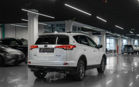 Toyota RAV4, 2019 год, 3 400 000 рублей, 5 фотография
