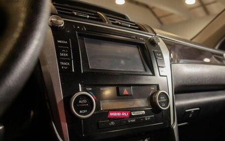 Toyota Camry, 2014 год, 1 225 000 рублей, 28 фотография