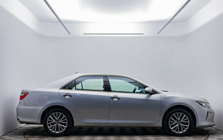Toyota Camry, 2017 год, 1 850 000 рублей, 6 фотография