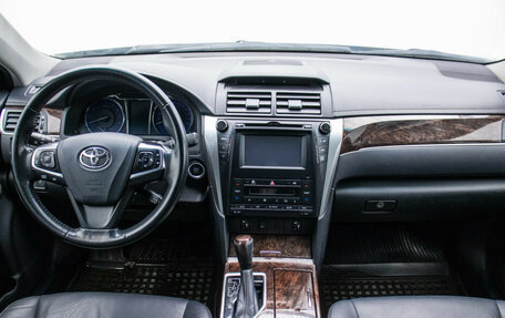 Toyota Camry, 2017 год, 1 850 000 рублей, 13 фотография