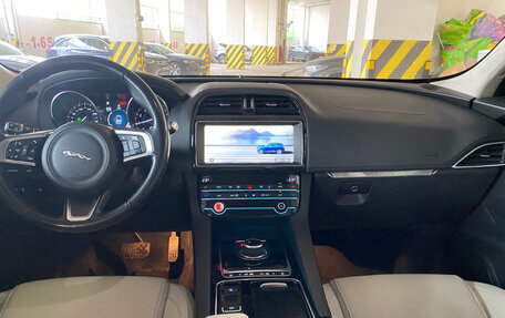 Jaguar F-Pace, 2019 год, 2 900 000 рублей, 11 фотография