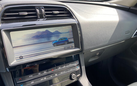 Jaguar F-Pace, 2019 год, 2 900 000 рублей, 13 фотография