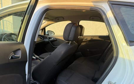 Opel Astra J, 2011 год, 635 000 рублей, 8 фотография