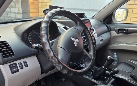 Mitsubishi Pajero Sport II рестайлинг, 2015 год, 2 300 000 рублей, 6 фотография