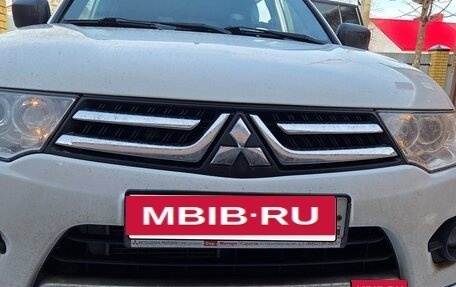 Mitsubishi Pajero Sport II рестайлинг, 2015 год, 2 300 000 рублей, 2 фотография