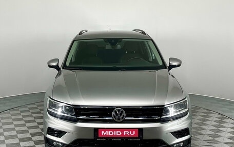 Volkswagen Tiguan II, 2020 год, 2 450 000 рублей, 2 фотография