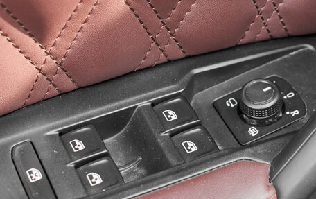 Volkswagen Tiguan II, 2020 год, 2 890 000 рублей, 22 фотография