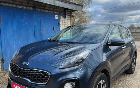 KIA Sportage IV рестайлинг, 2020 год, 2 300 000 рублей, 1 фотография