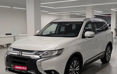 Mitsubishi Outlander III рестайлинг 3, 2019 год, 2 070 000 рублей, 1 фотография