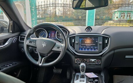 Maserati Ghibli, 2015 год, 4 000 000 рублей, 9 фотография