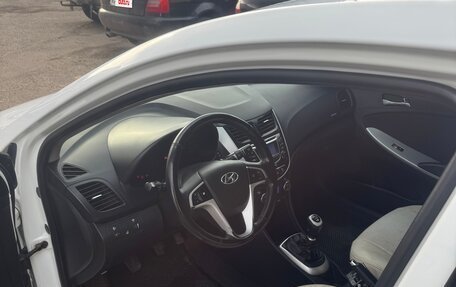 Hyundai Solaris II рестайлинг, 2013 год, 790 000 рублей, 7 фотография