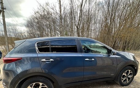 KIA Sportage IV рестайлинг, 2020 год, 2 300 000 рублей, 3 фотография