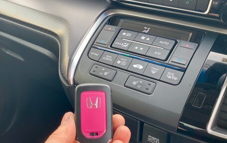 Honda Stepwgn IV, 2021 год, 2 970 000 рублей, 38 фотография