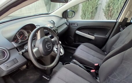 Mazda 2 III, 2011 год, 910 000 рублей, 5 фотография