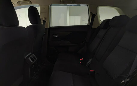 Mitsubishi Outlander III рестайлинг 3, 2019 год, 2 070 000 рублей, 12 фотография