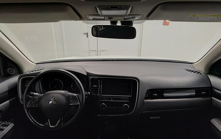 Mitsubishi Outlander III рестайлинг 3, 2019 год, 2 070 000 рублей, 14 фотография