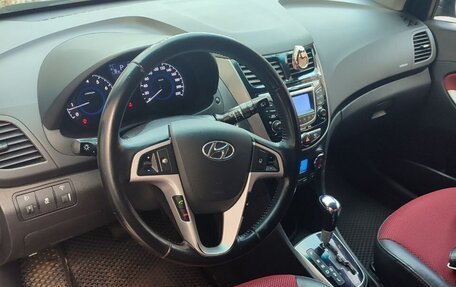 Hyundai Solaris II рестайлинг, 2011 год, 800 000 рублей, 5 фотография