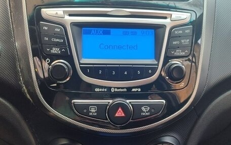 Hyundai Solaris II рестайлинг, 2011 год, 800 000 рублей, 7 фотография