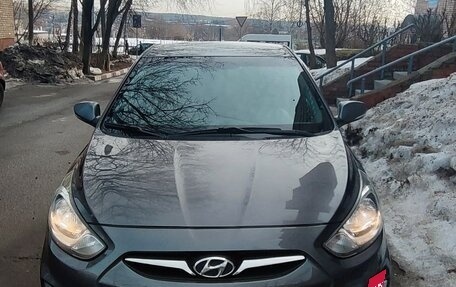 Hyundai Solaris II рестайлинг, 2011 год, 800 000 рублей, 11 фотография