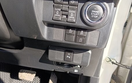 Toyota Roomy I, 2021 год, 1 330 000 рублей, 16 фотография