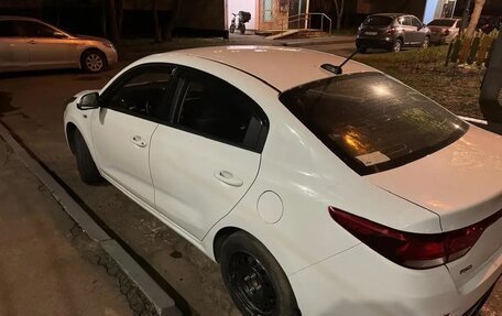 KIA Rio IV, 2017 год, 1 700 000 рублей, 2 фотография