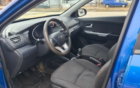 KIA Rio III рестайлинг, 2013 год, 650 000 рублей, 23 фотография