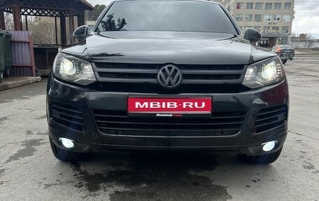 Volkswagen Touareg III, 2011 год, 1 580 000 рублей, 1 фотография