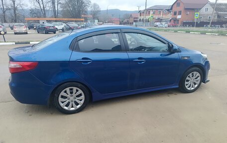 KIA Rio III рестайлинг, 2013 год, 800 000 рублей, 2 фотография