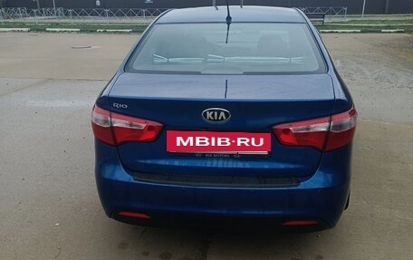 KIA Rio III рестайлинг, 2013 год, 800 000 рублей, 4 фотография